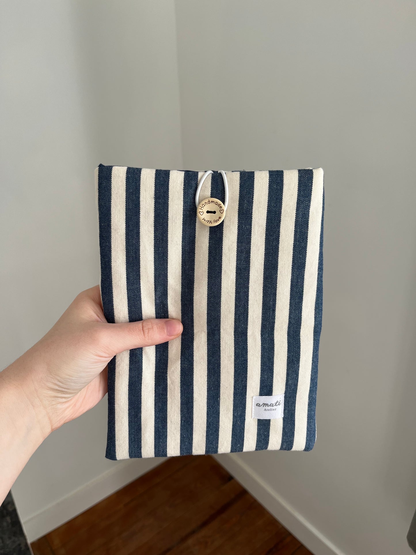 Pochette à livre de poche rayures bleues