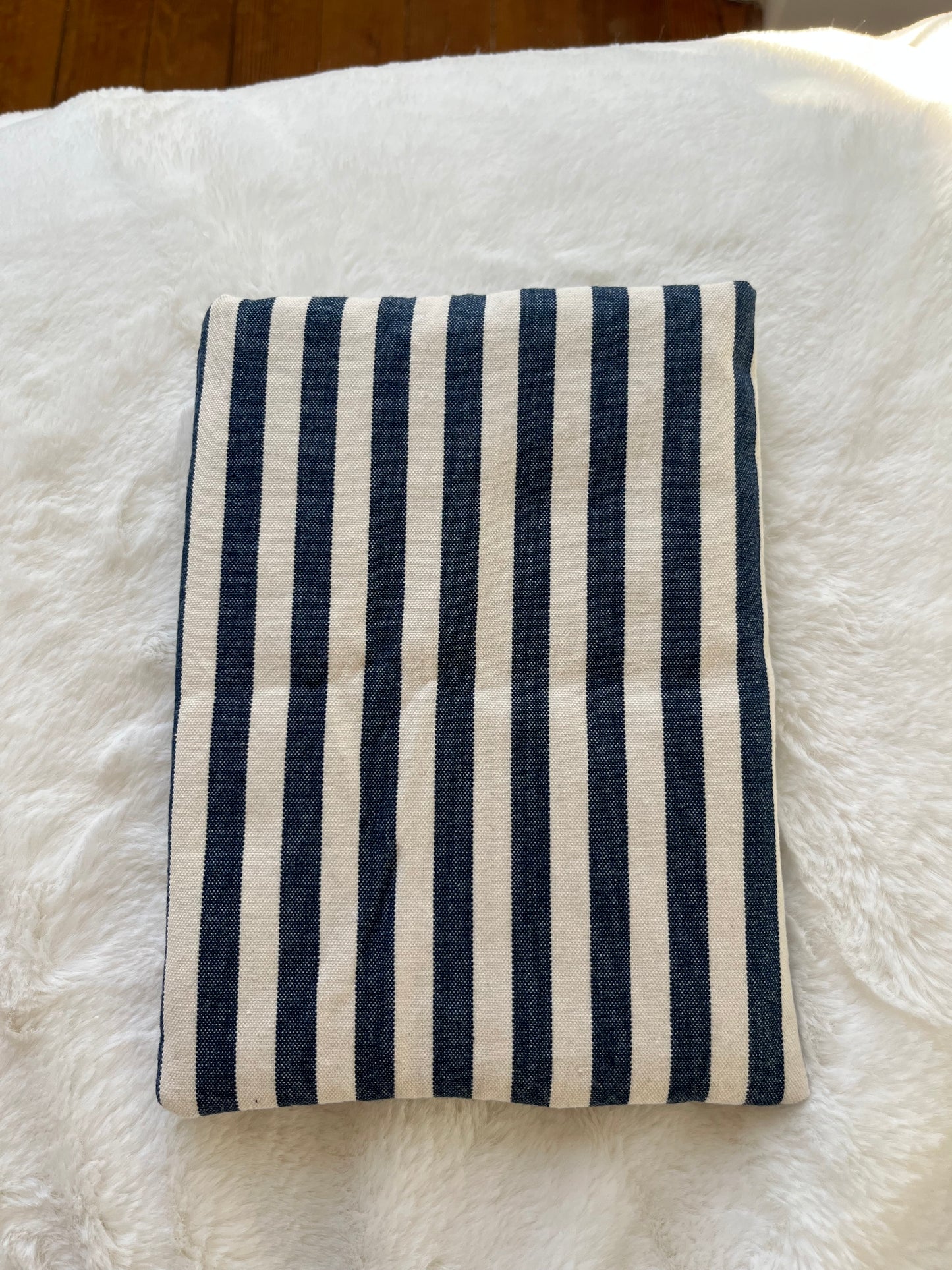 Pochette à livre de poche rayures bleues
