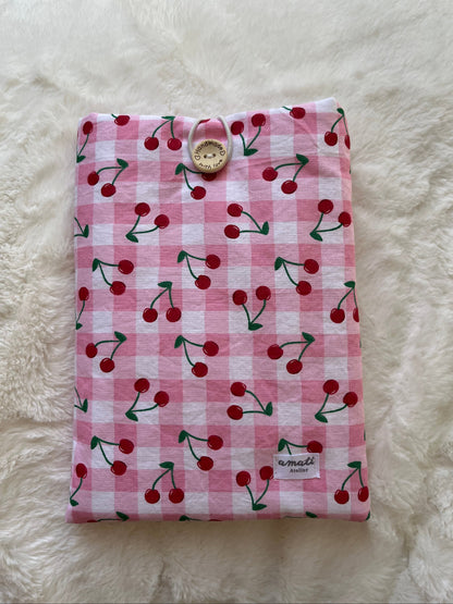 Pochette à livre de poche cerises