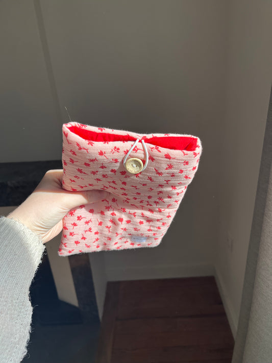 Pochette à livre de poche fleurs rouges