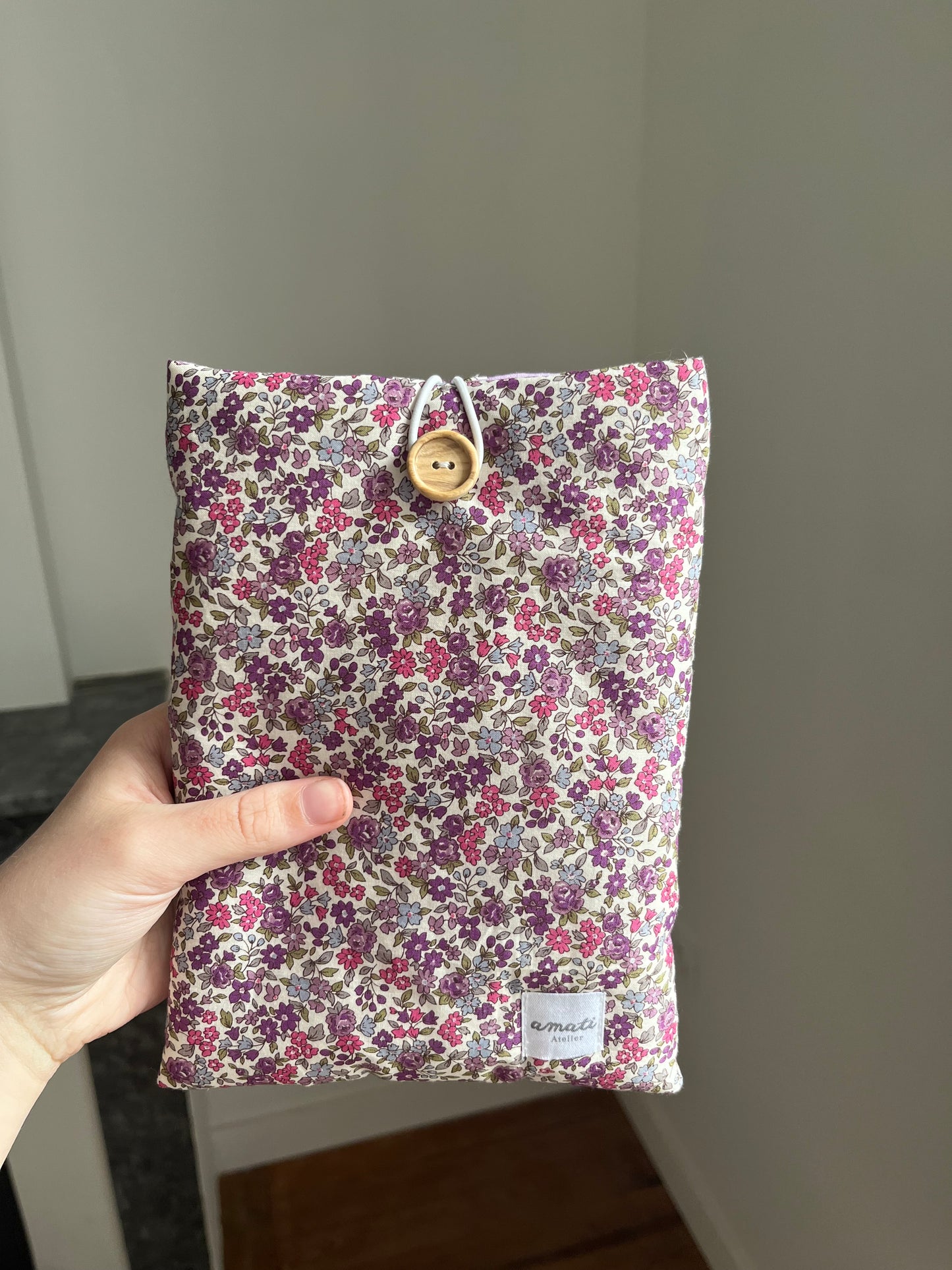 Pochette à livre de poche violette