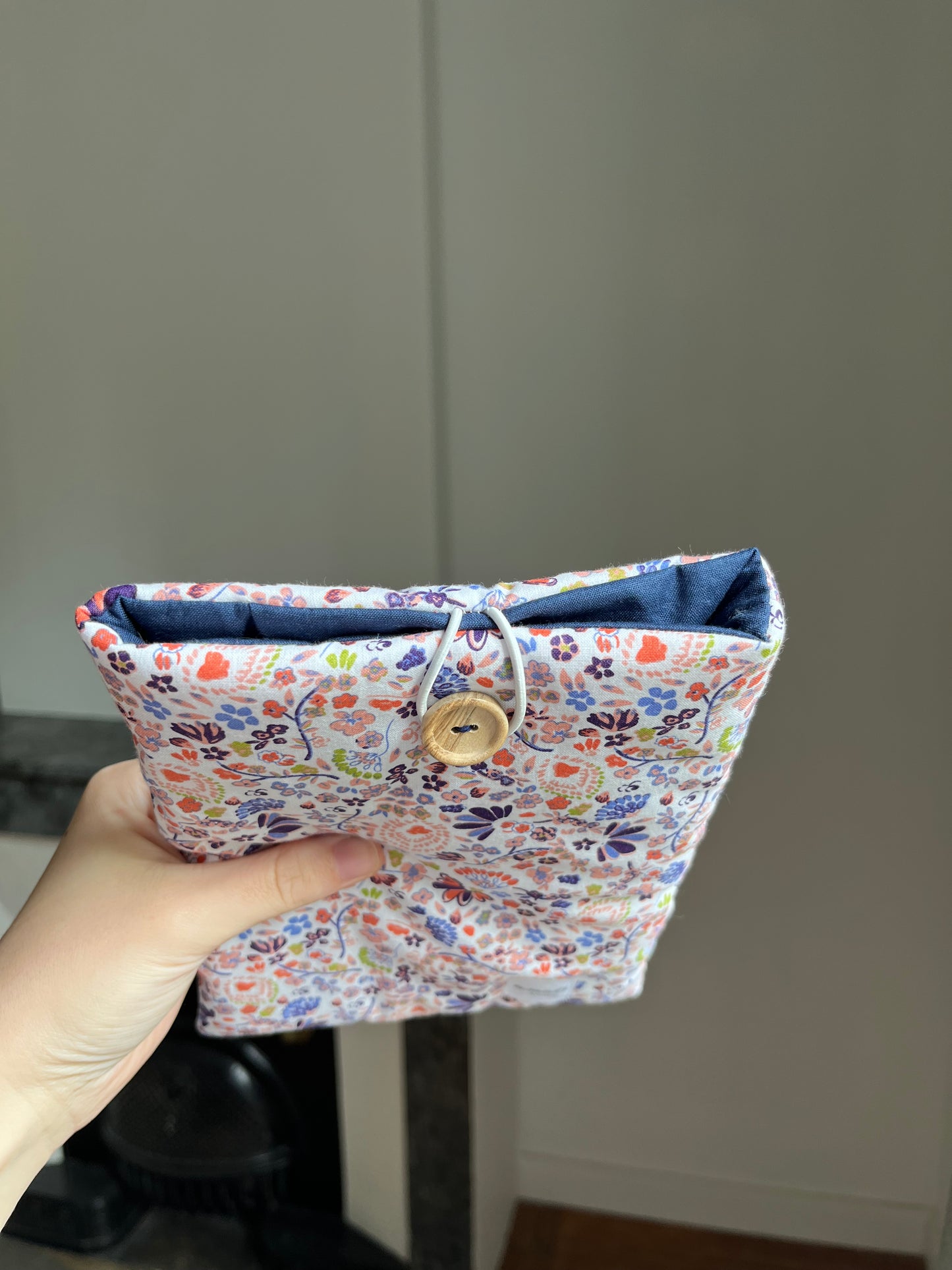 Pochette à livre de poche fleurs sauvages